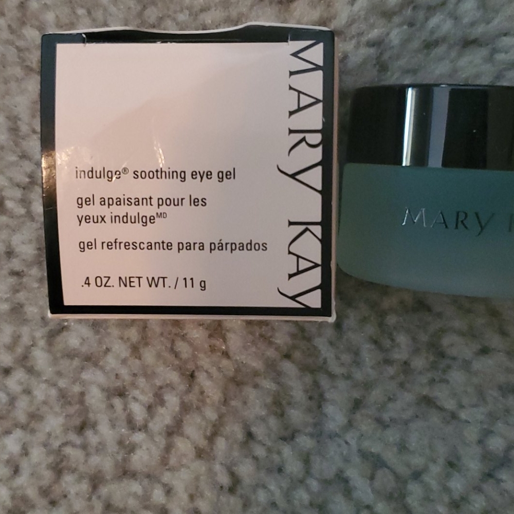 👁NIB Indulge Soothing Eye Gel👁  